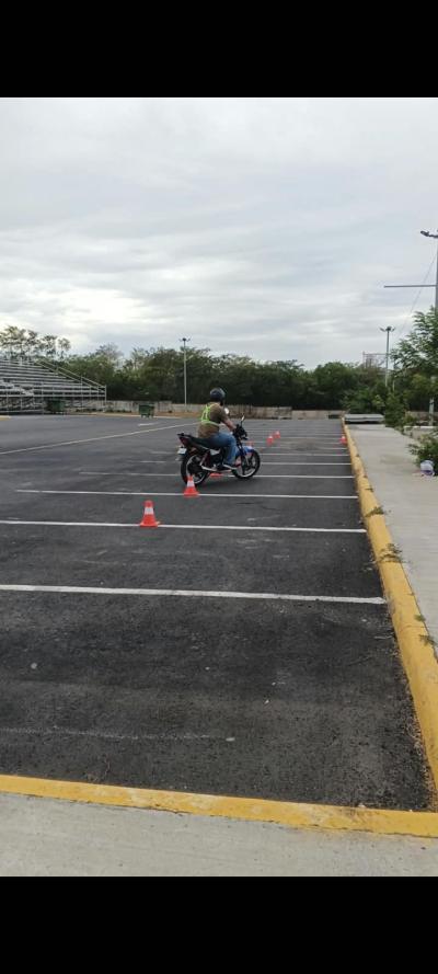 ESCUELA DE MANEJO DE MOTO MKM — foto 6